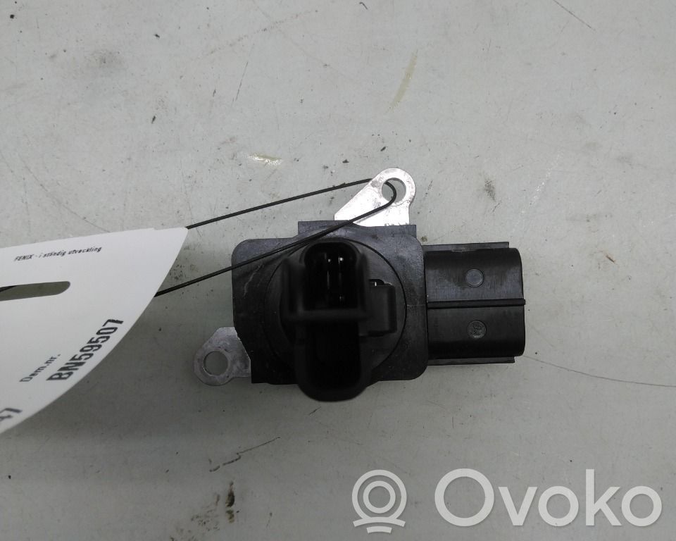 Toyota Yaris Przepływomierz masowy powietrza MAF 