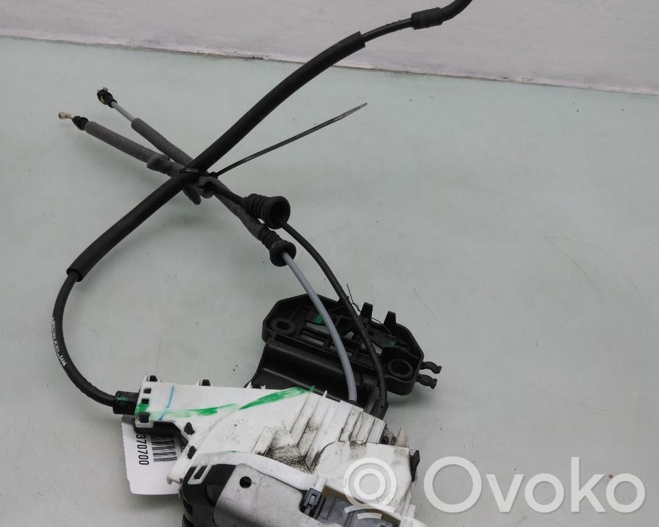 Jeep Cherokee KL Cerradura de puerta trasera 