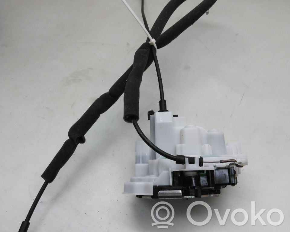 Opel Combo D Zamek drzwi tylnych 