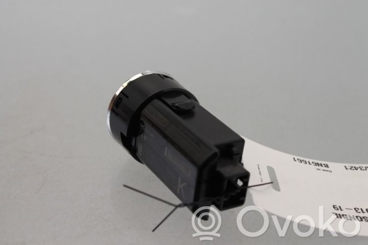 Toyota Auris E180 Przycisk zapłonu Start / Stop 