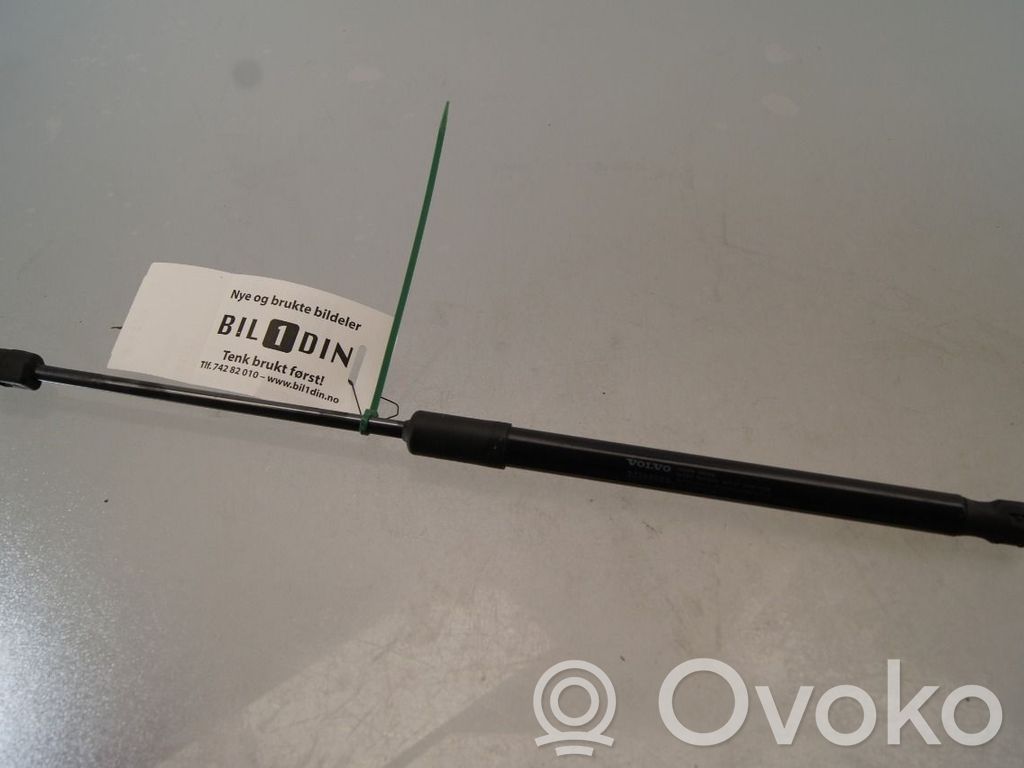 Volvo XC40 Amortizor capotă motor 