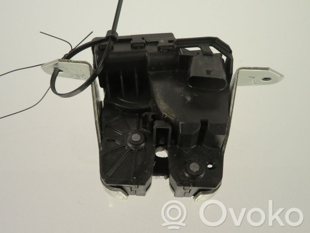 Mercedes-Benz C W205 Loquet de verrouillage de hayon