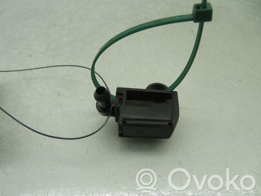 Volvo V60 Dysza spryskiwacza lampy przedniej 