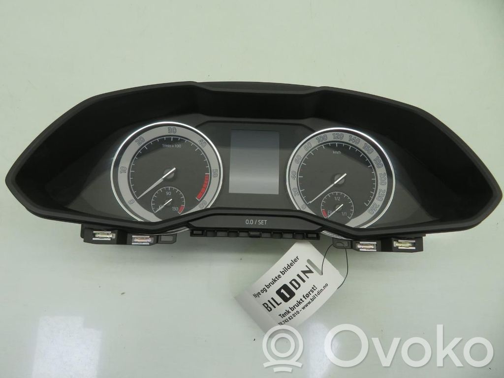 Skoda Superb B8 (3V) Geschwindigkeitsmesser Cockpit 
