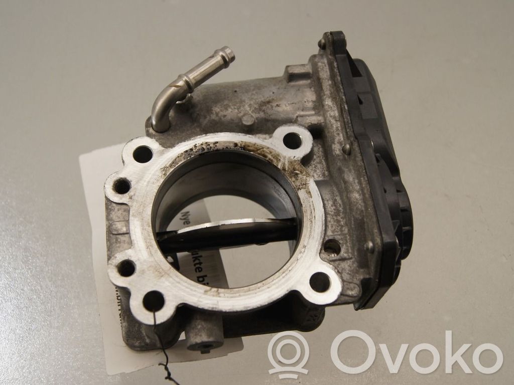 Toyota Hilux VIII Valvola corpo farfallato 