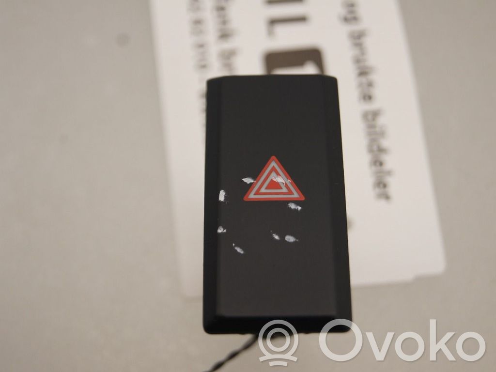 Toyota Prius (XW50) Comutator lumini pericol 
