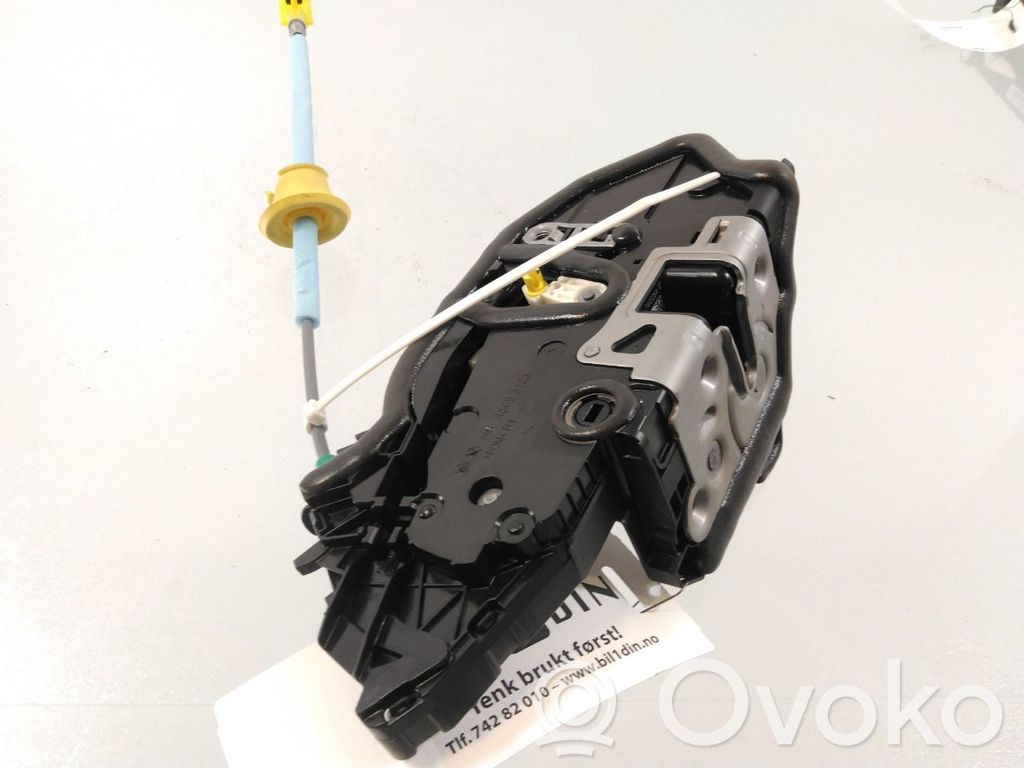 BMW i4 Zamek drzwi tylnych 