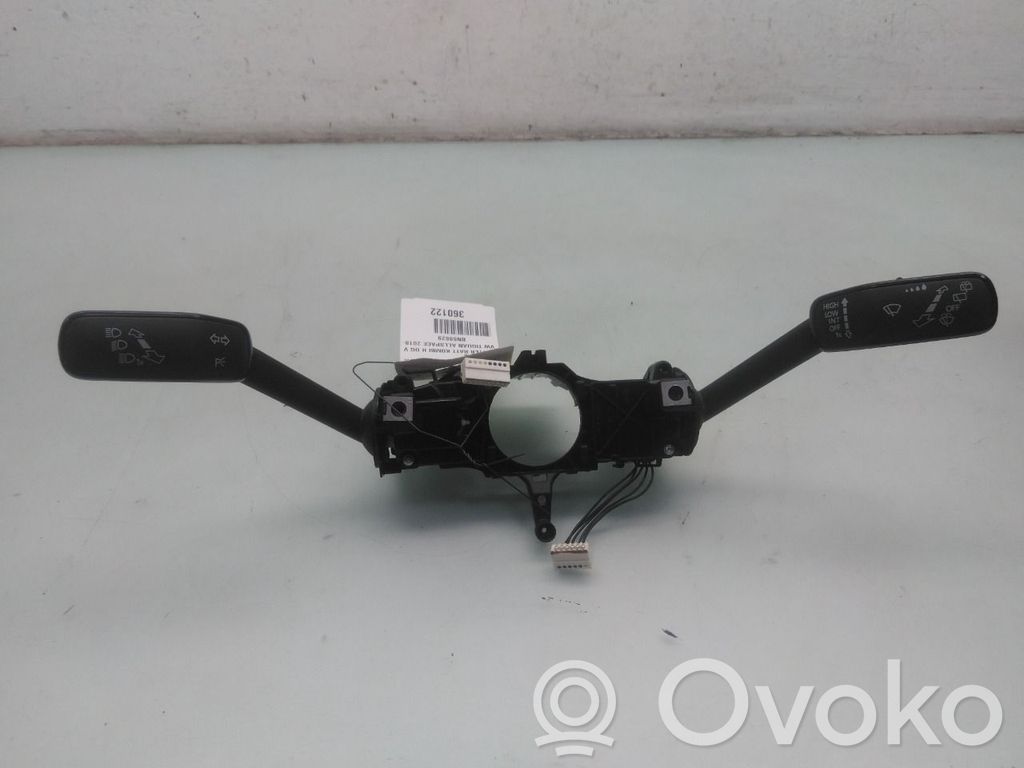 Volkswagen Tiguan Interruptor de control multifunción 