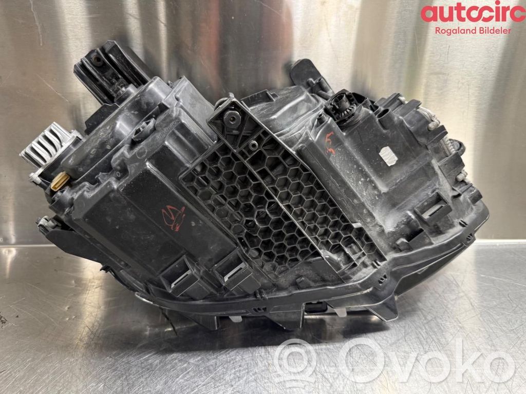 Volkswagen PASSAT B8 Phare frontale