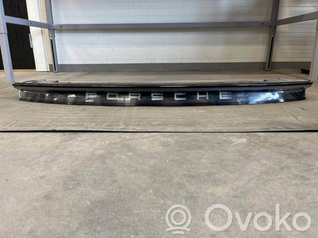 Porsche Taycan 9J1 Takavalot 