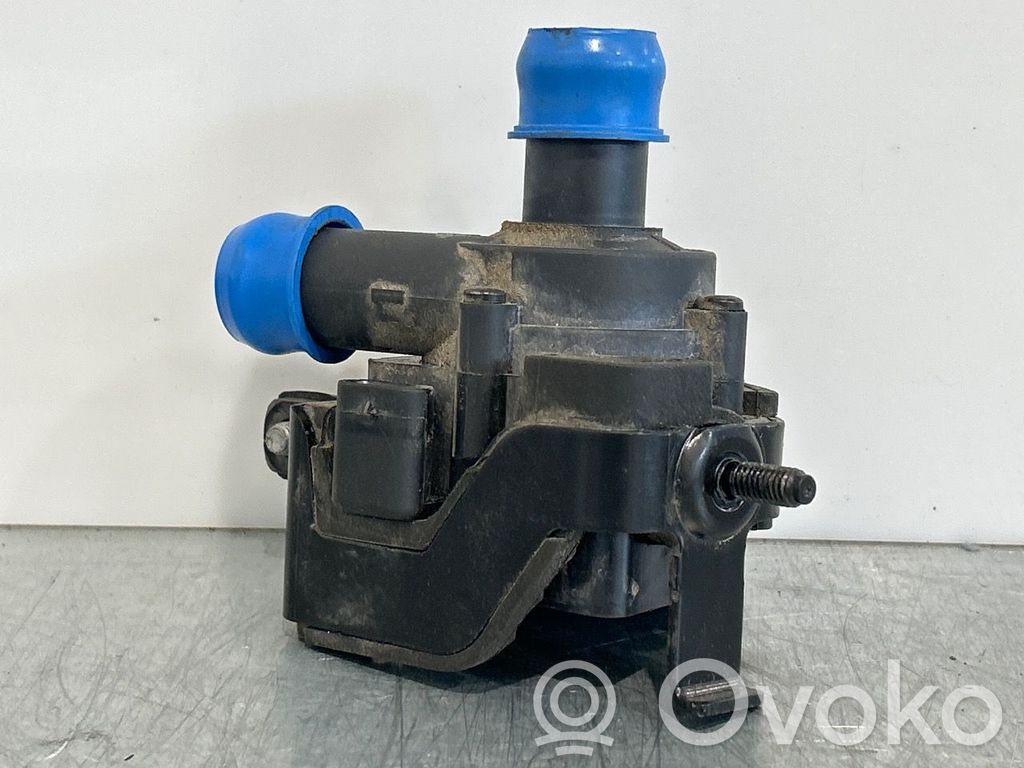 Audi A6 S6 C7 4G Webasto Kiertovesipumppu 