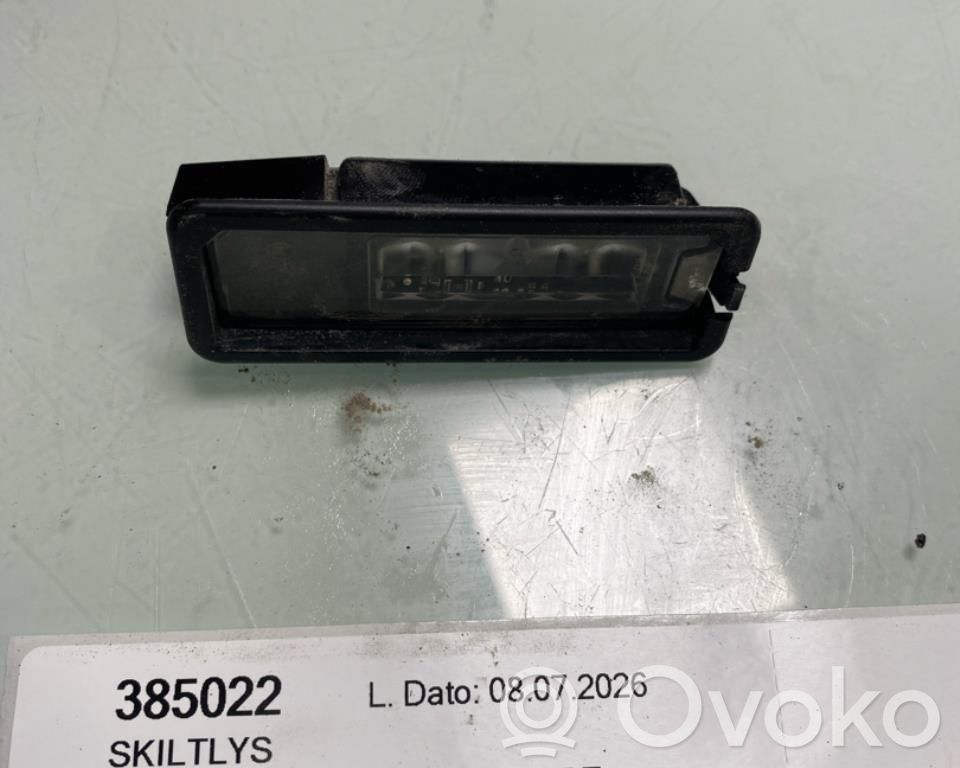 Luce targa   1K8943021C,1K8943021D,1K8943021C,1K8943021D