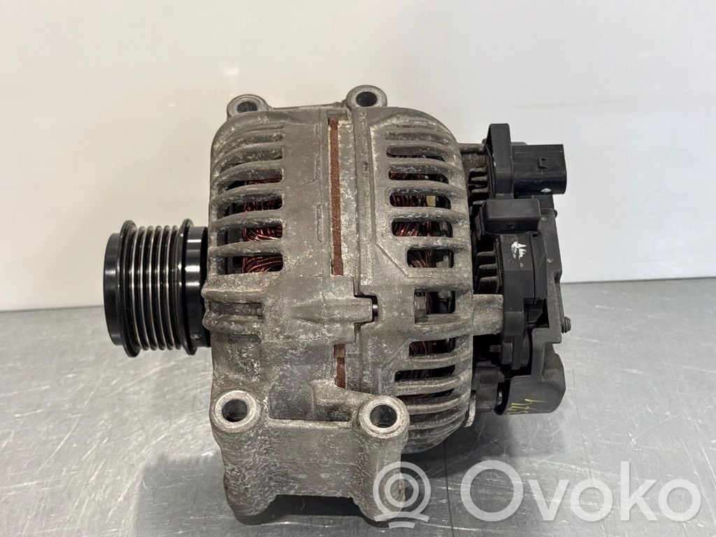 Audi A5 8T 8F Generatore/alternatore 