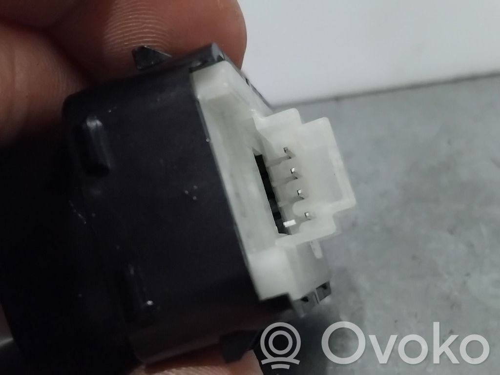 Mercedes-Benz C W205 Autres commutateurs / boutons / leviers