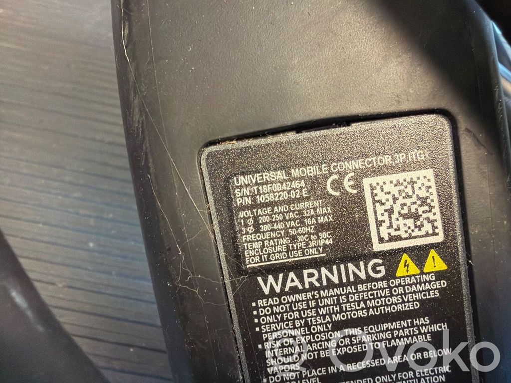 Tesla Model S Sähköauton latauskaapeli