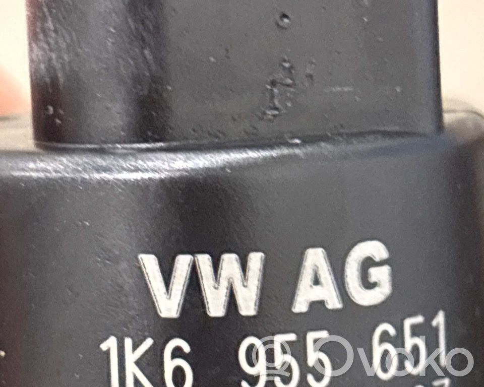 Volkswagen PASSAT B7 Pompă spălător parbriz