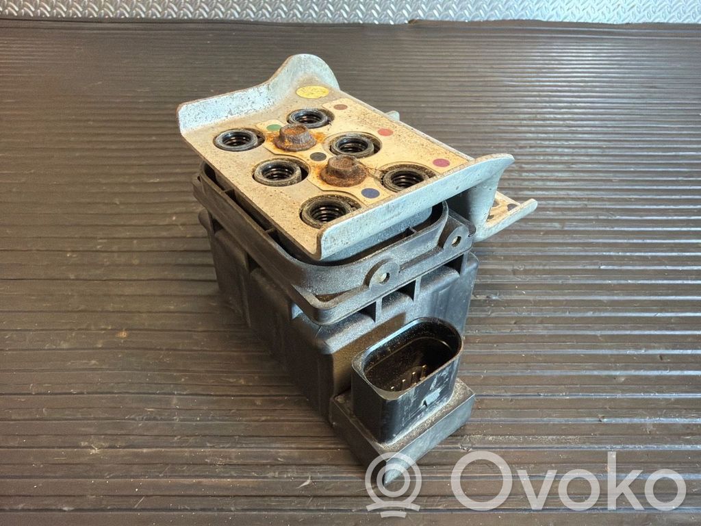 Audi A8 S8 D3 4E Compresor/pompă suspensie pneumatică 