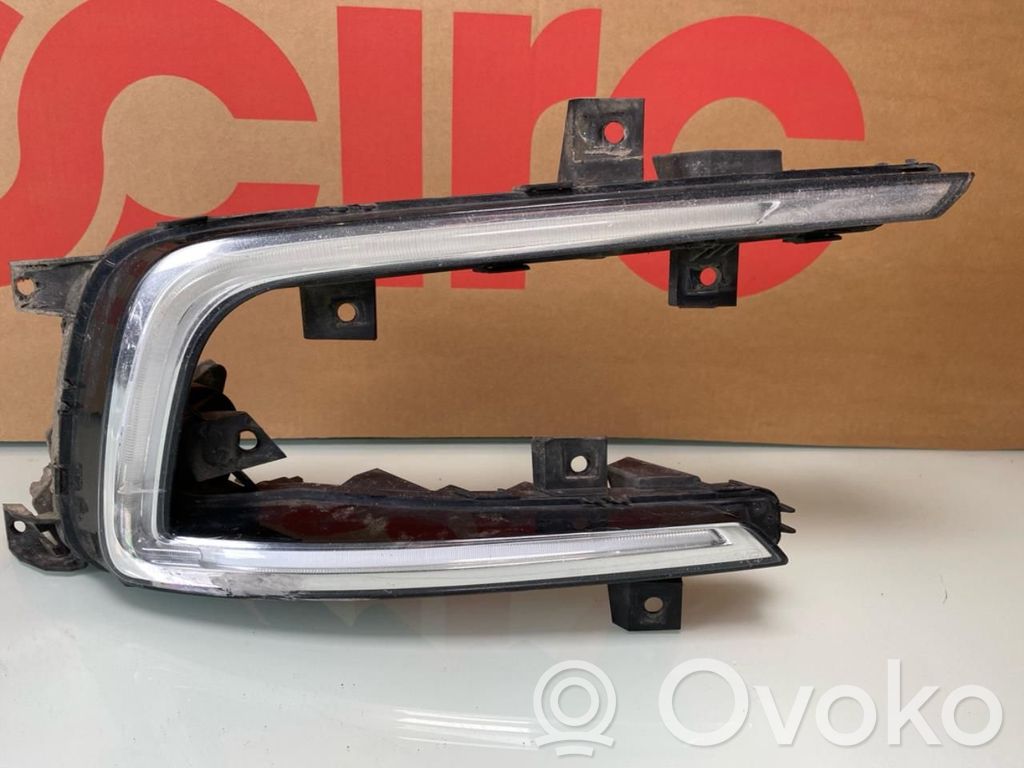 Volkswagen e-Golf Faro diurno con luce led 