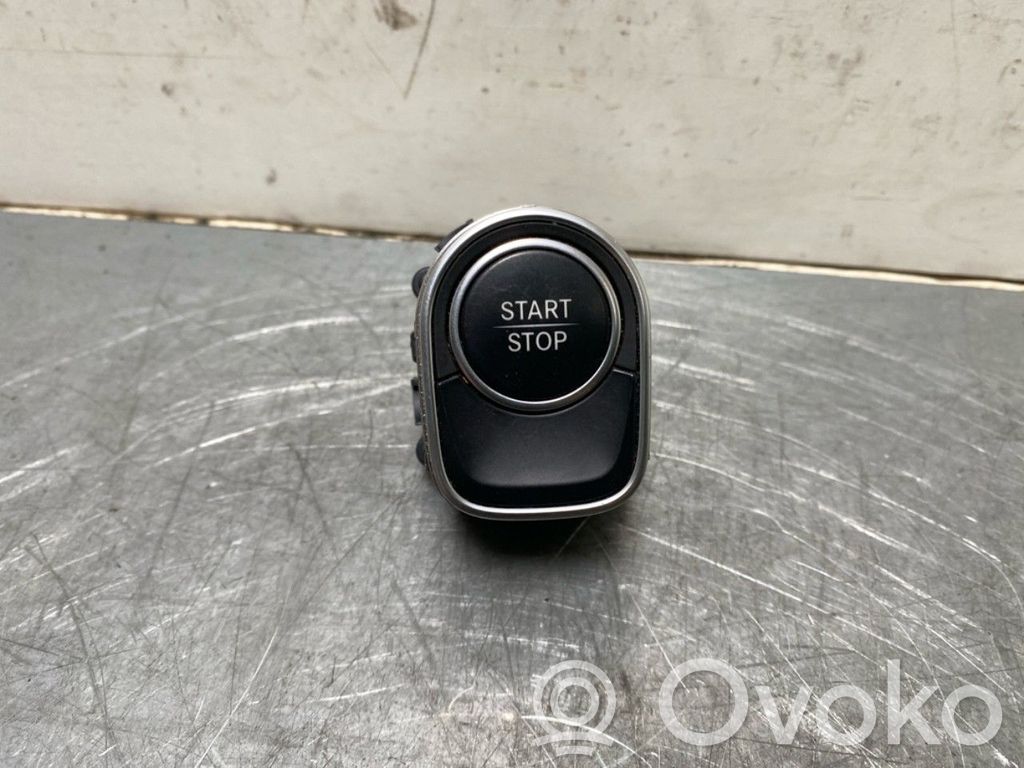 Mercedes-Benz EQB Bouton poussoir de démarrage du moteur