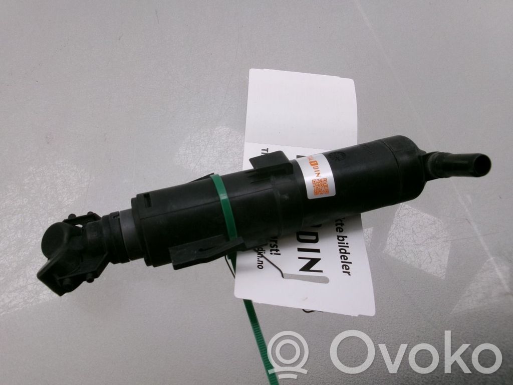 BMW X1 E84 Headlight washer spray nozzle 