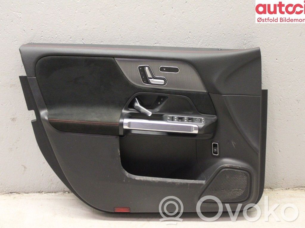 Mercedes-Benz EQB Etuoven verhoilu