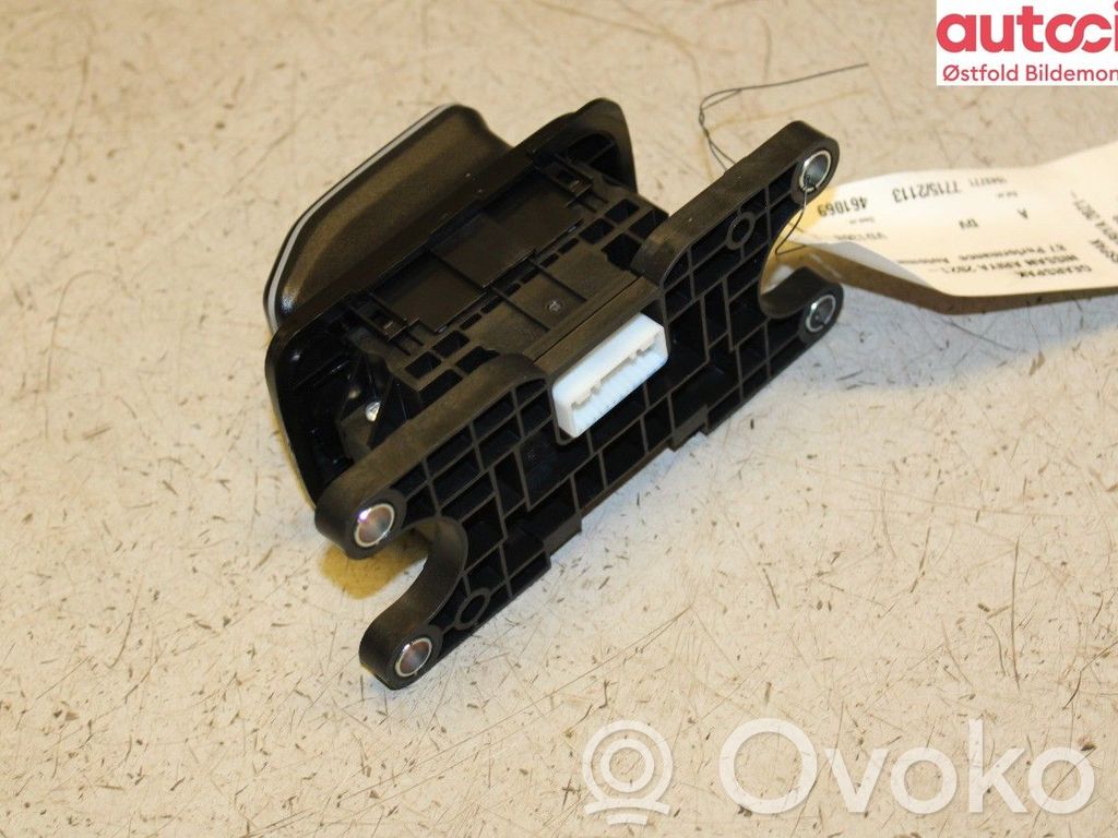 Nissan Ariya Wybierak biegów 