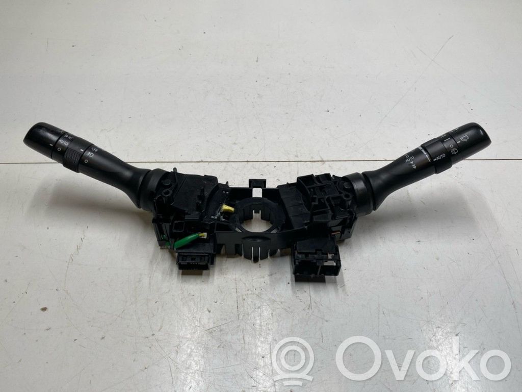 Toyota Avensis T270 Interrupteur / bouton multifonctionnel
