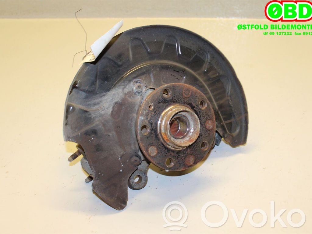 Volkswagen Golf VII Zwrotnica koła przedniego