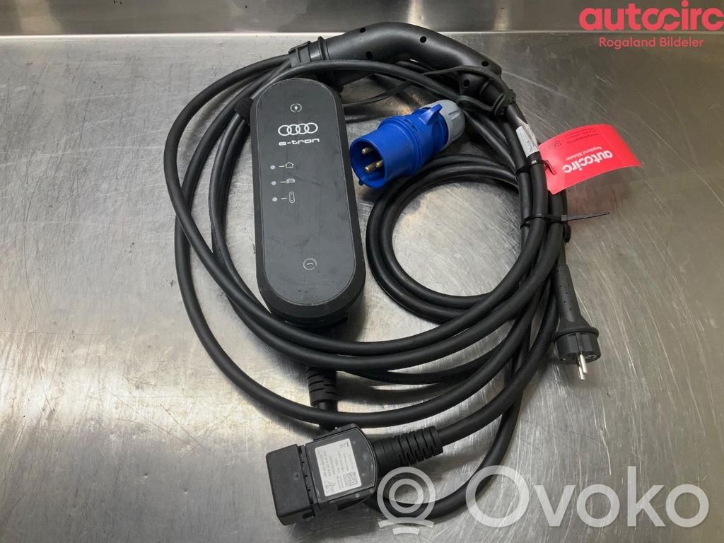 Audi e-tron Sähköauton latauskaapeli