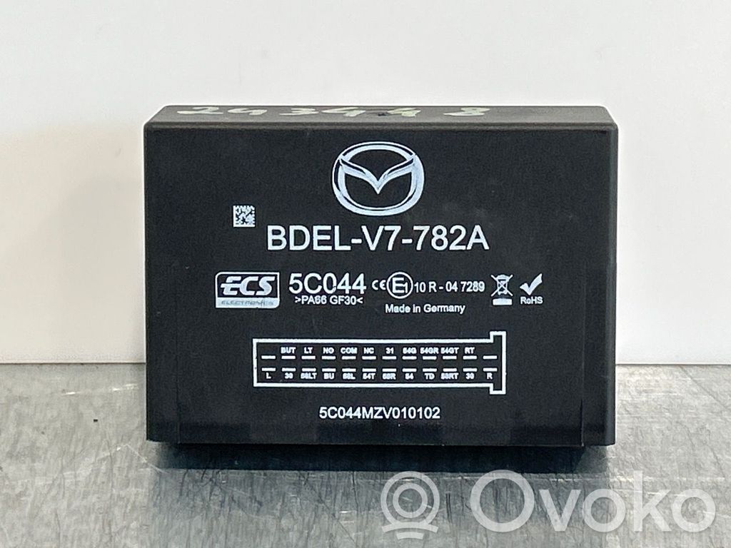 Mazda CX-30 Module de contrôle crochet de remorque