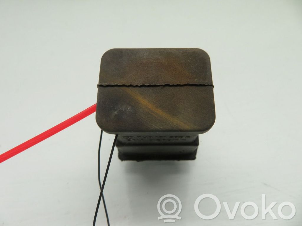 Volkswagen Transporter - Caravelle T5 Engine mount bracket