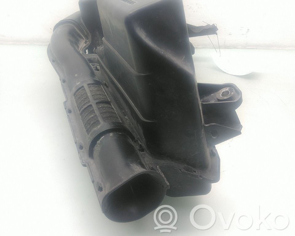Toyota Auris E180 Коробка воздушного фильтра