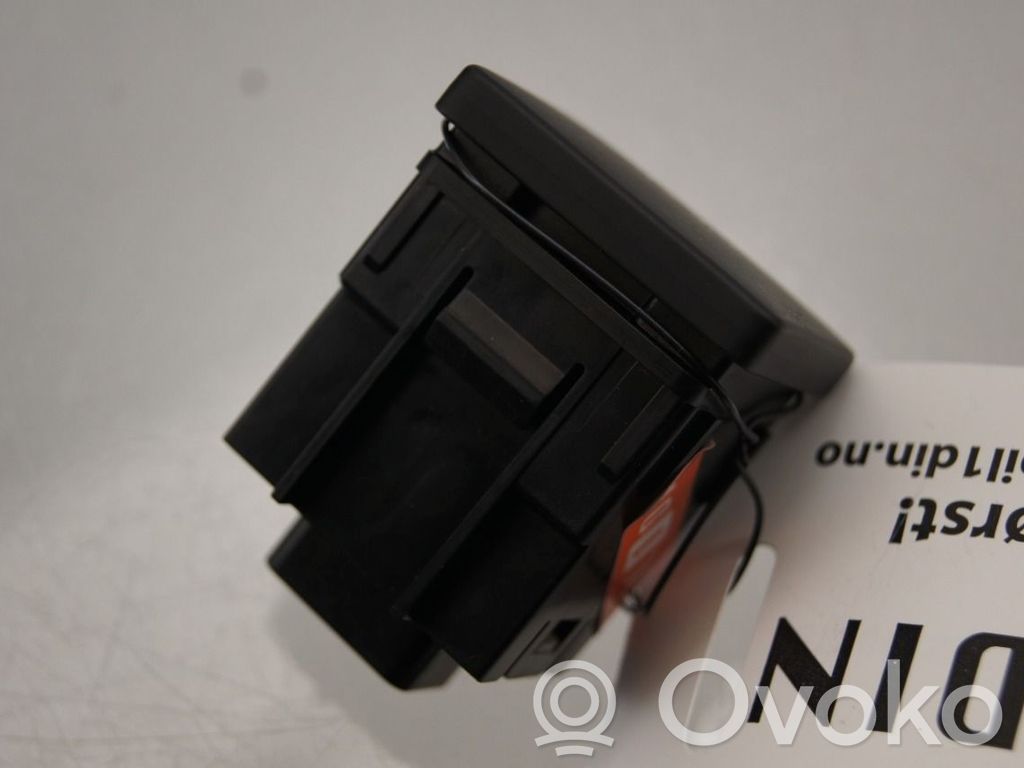 Toyota RAV 4 (XA40) Other switches/knobs/shifts 