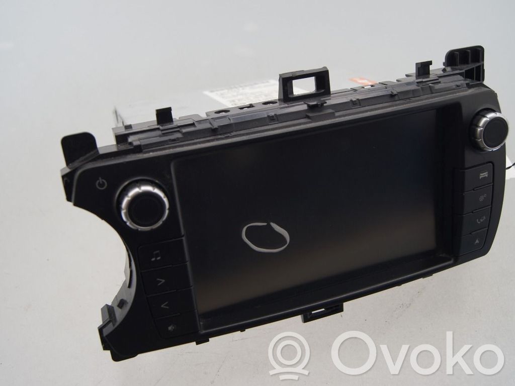 Toyota Yaris Panel / Radioodtwarzacz CD/DVD/GPS