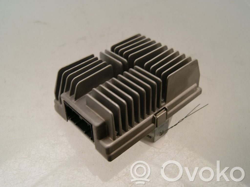 BMW 2 F22 F23 Amplificatore