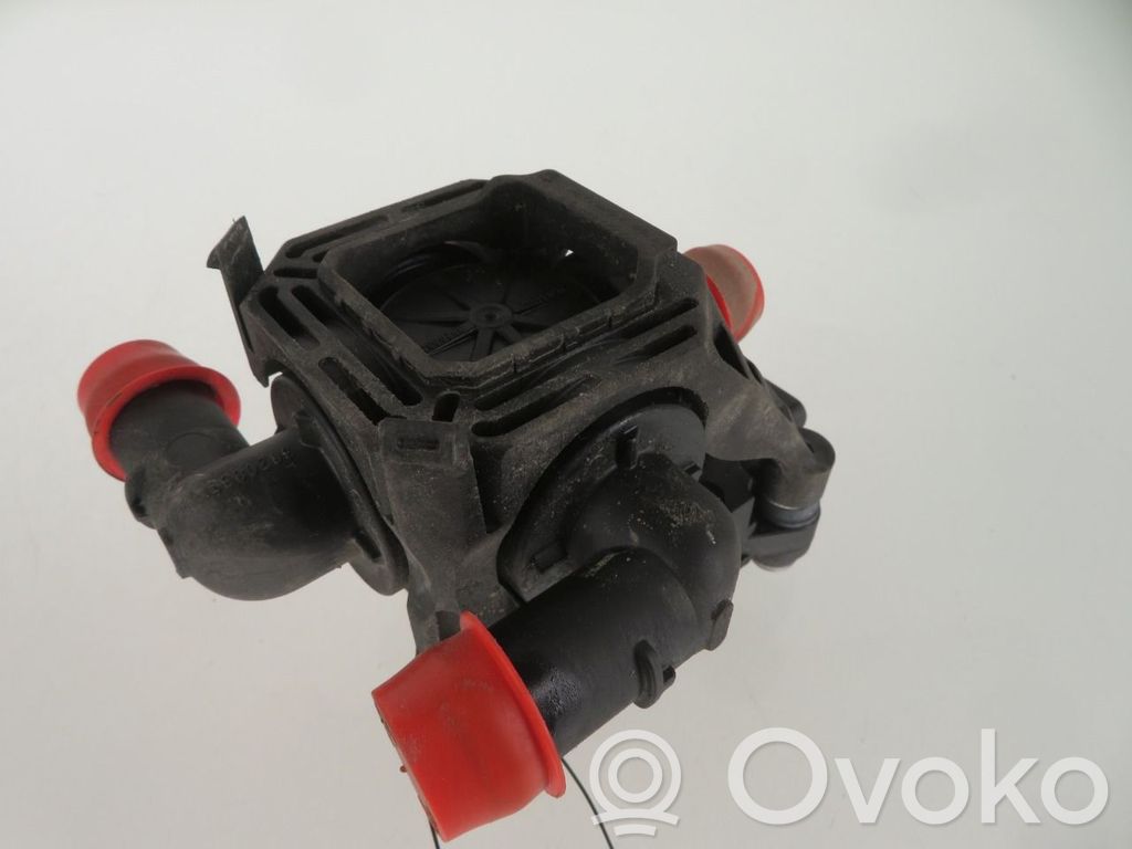 Porsche Taycan 9J1 Kühlwasserpumpe Wasserpumpe