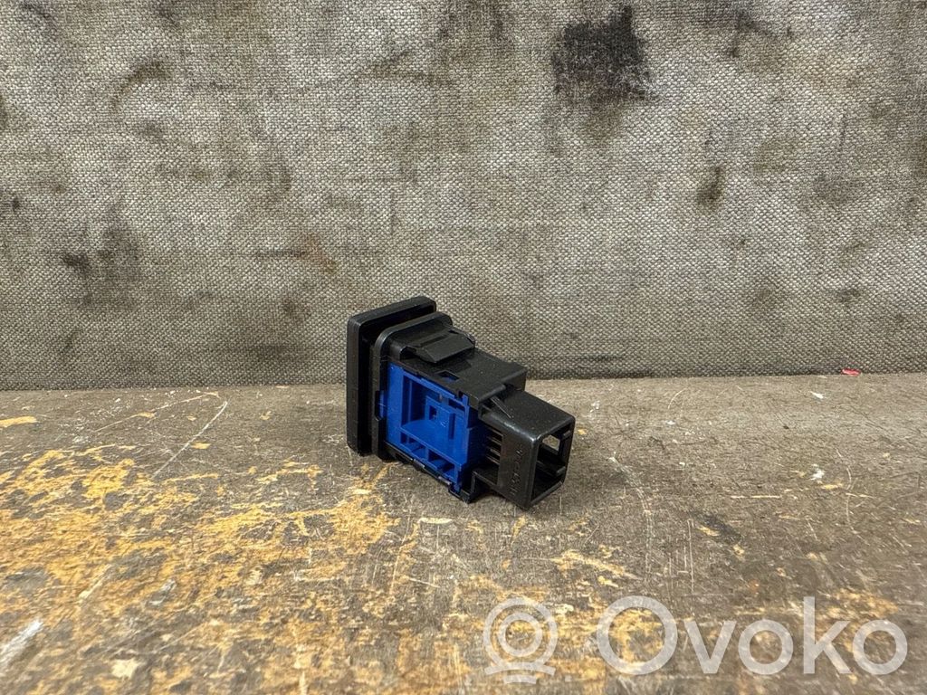 Toyota Auris E180 Interruptor de control de tracción (ASR)