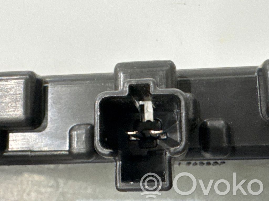 Toyota Auris E180 Feux arrière / postérieurs