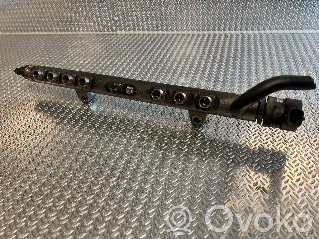 Volvo V70 Kraftstoffverteiler Einspritzleiste 
