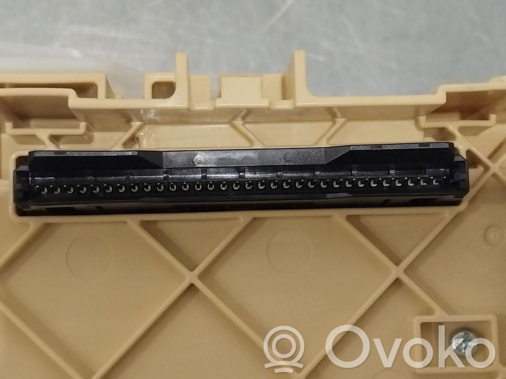 Toyota Auris E180 Sicherungskasten komplett