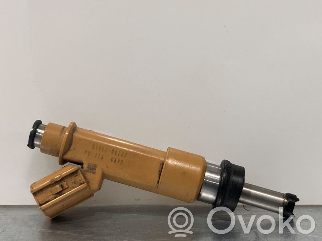 Toyota Avensis T270 Inyector de combustible