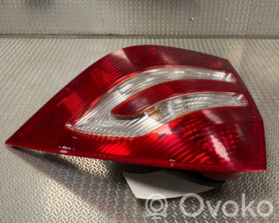 Mercedes-Benz C W203 Luci posteriori