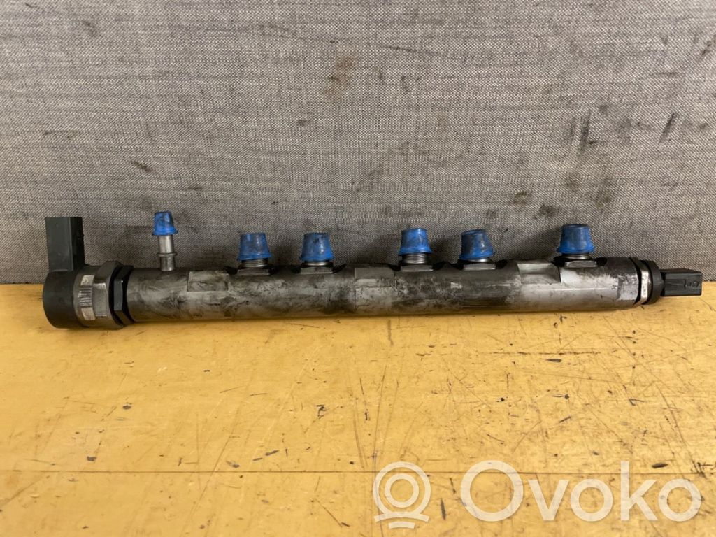 BMW X3 E83 Distributeur de carburant 