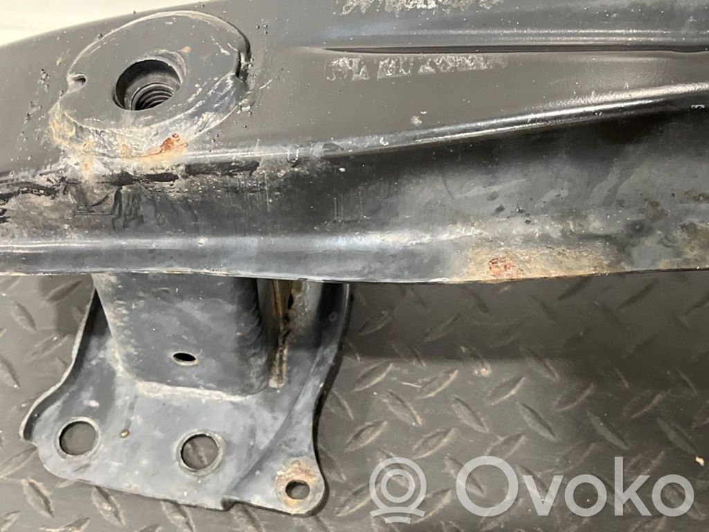 Volkswagen Caddy Belka zderzaka przedniego 