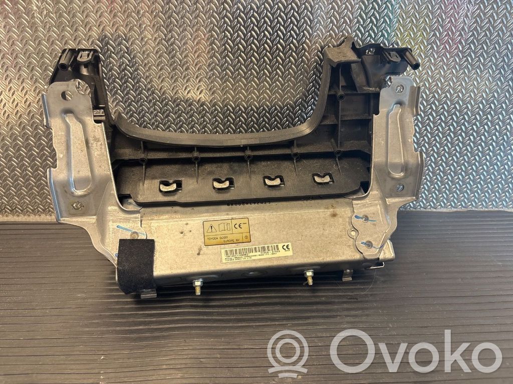 Mitsubishi Outlander Airbag genoux