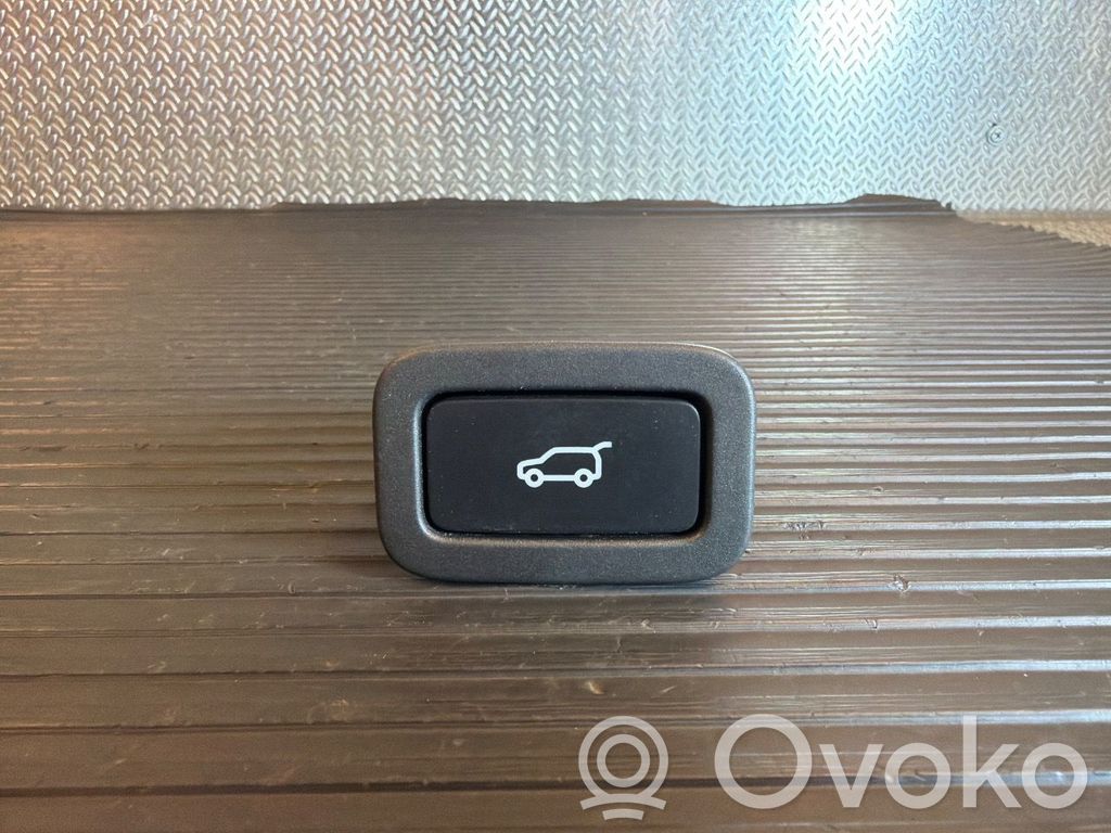 Jaguar I-Pace Tailgate opening switch 