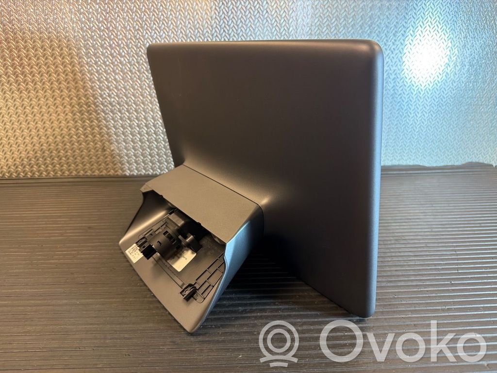 Tesla Model Y Kita panelės detalė