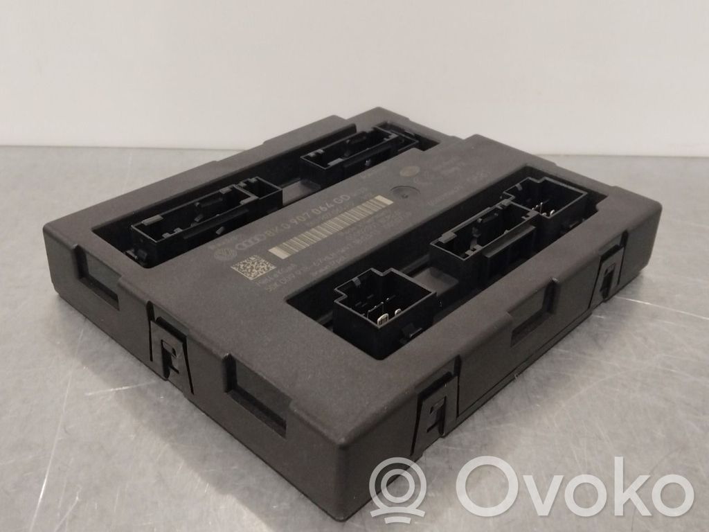 Audi A5 8T 8F Korin keskiosan ohjainlaite 
