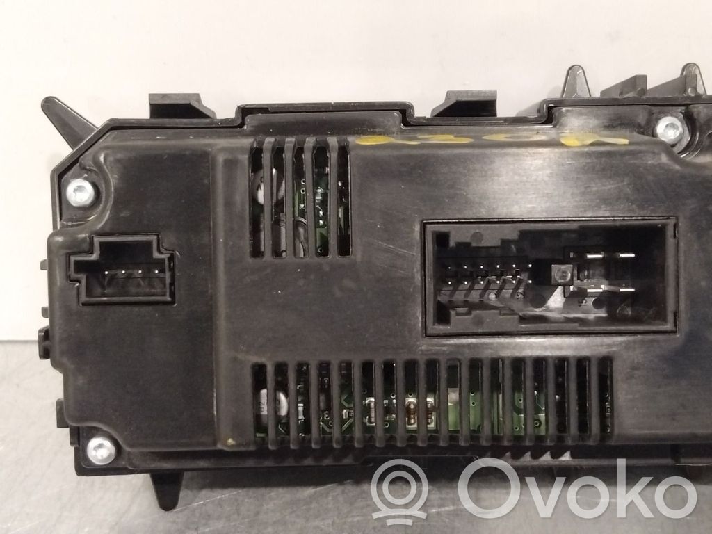Mercedes-Benz E W212 Console centrale, commande chauffage/clim 