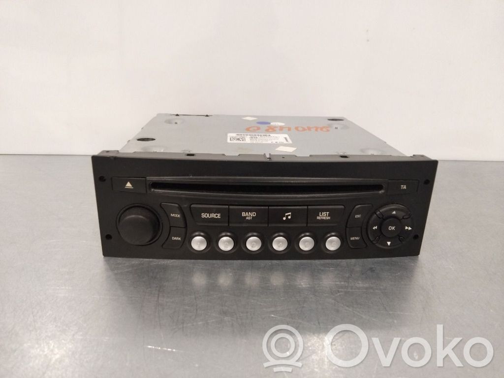 Peugeot Partner Radio/CD/DVD/GPS head unit 